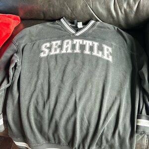 Black Seattle pullover
